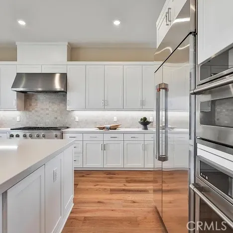 29798 Camino La Cumbre Valencia, CA 91354