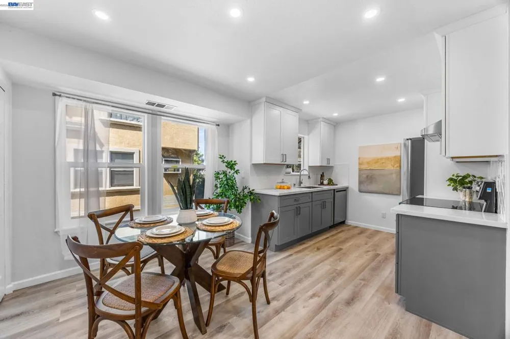278 Estabrook St San Leandro, CA 94577