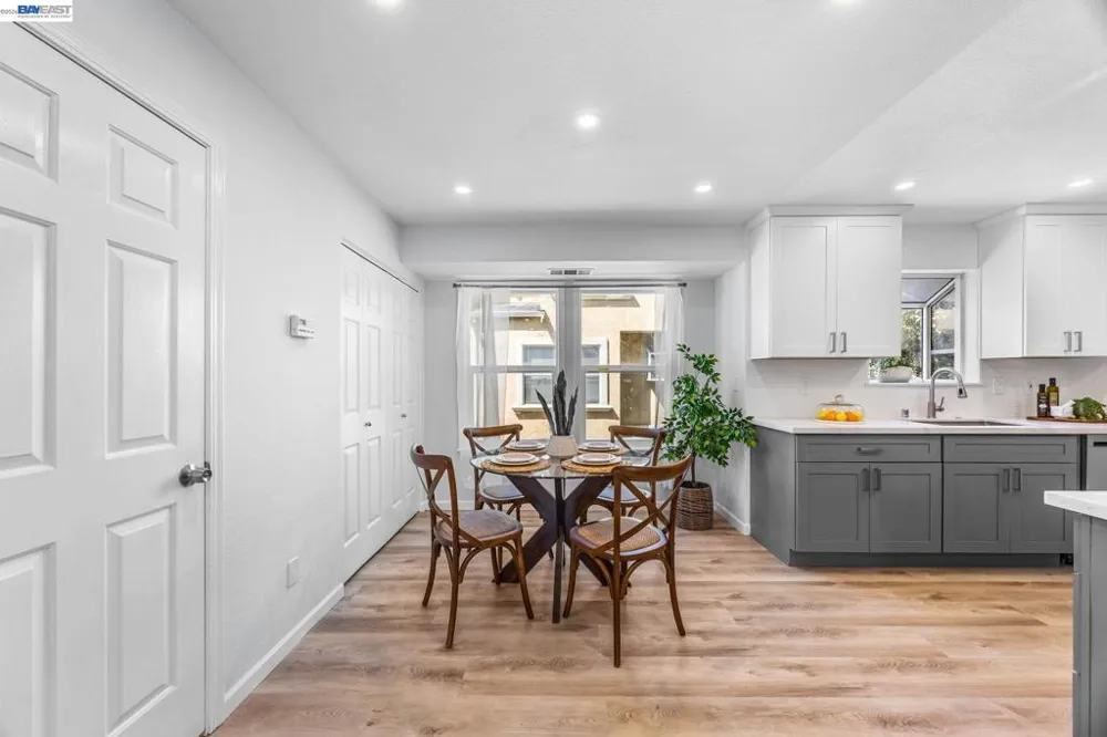 278 Estabrook St San Leandro, CA 94577