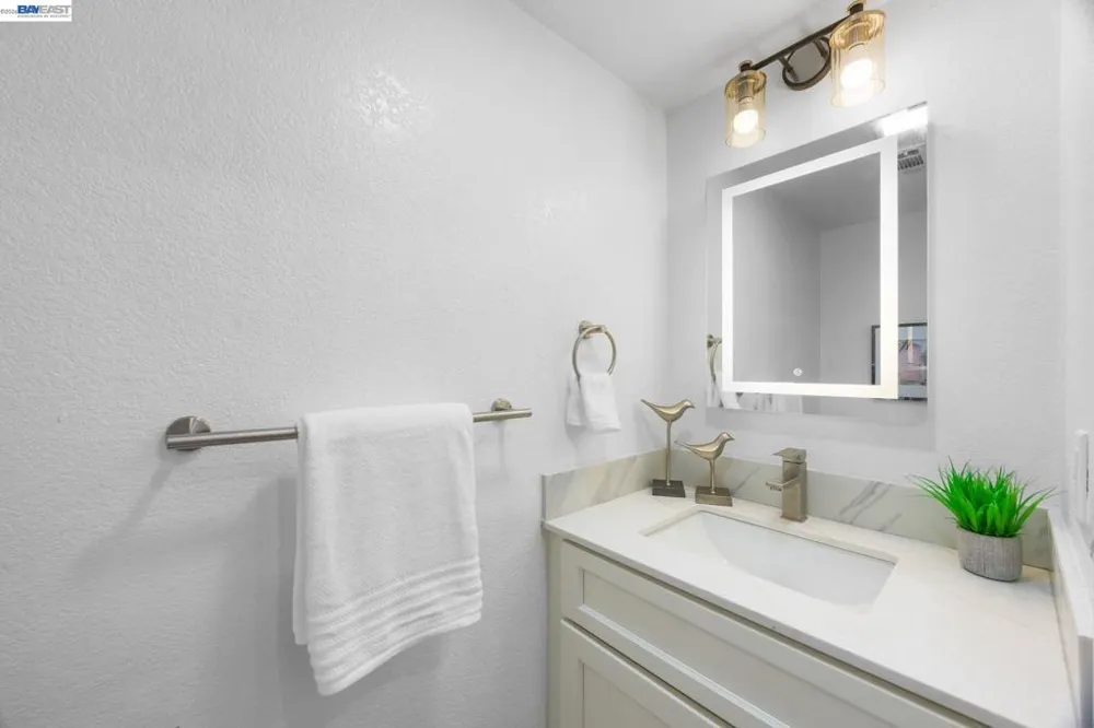278 Estabrook St San Leandro, CA 94577