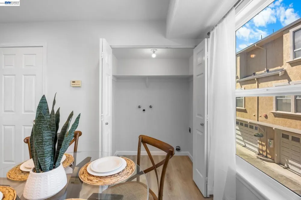 278 Estabrook St San Leandro, CA 94577