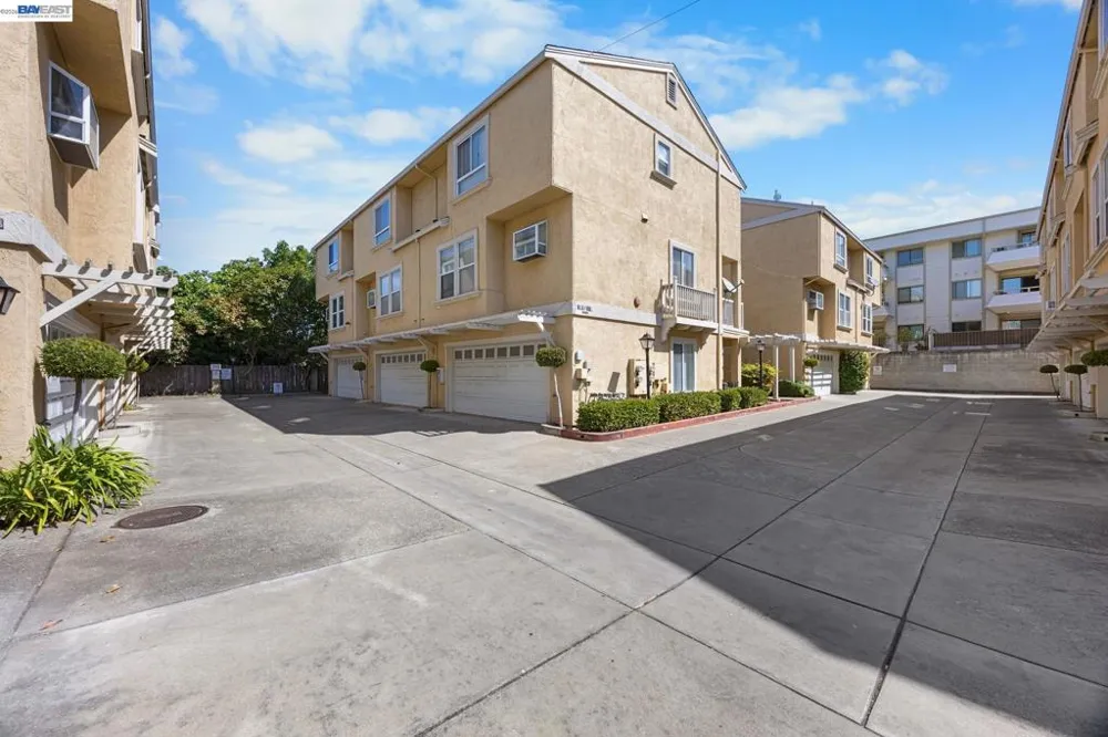 278 Estabrook St San Leandro, CA 94577