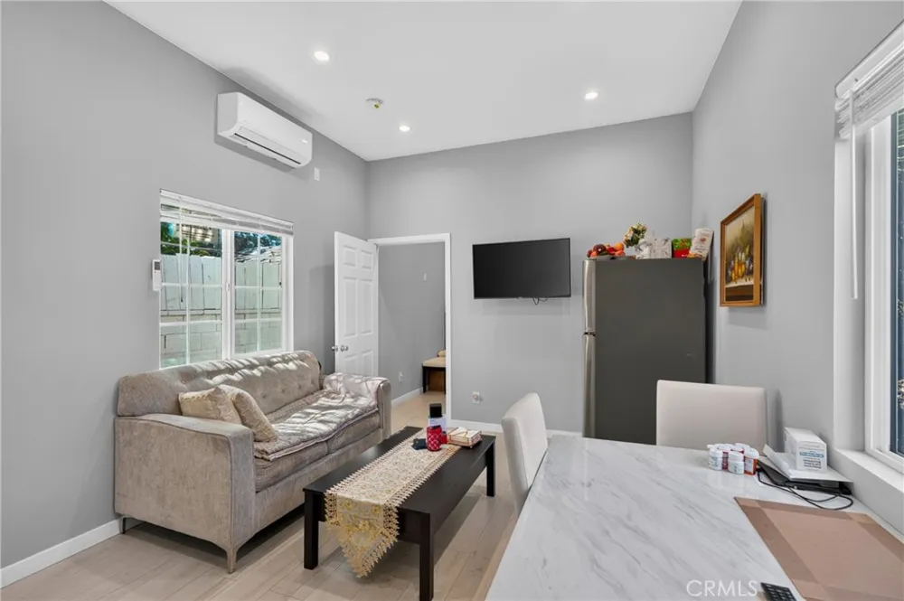 12327 Saticoy Street North Hollywood, CA 91605