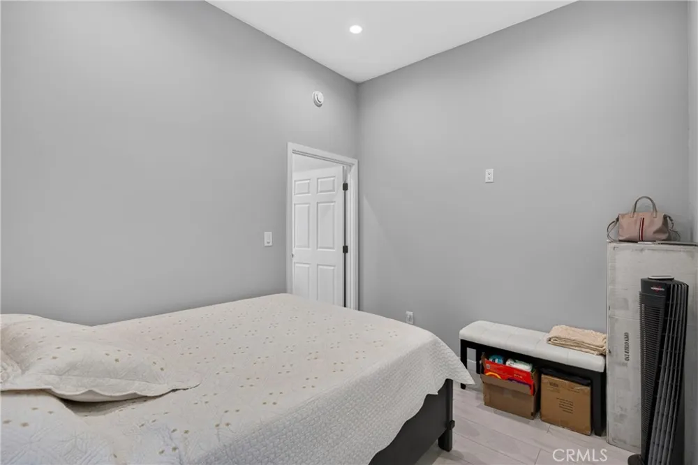 12327 Saticoy Street North Hollywood, CA 91605