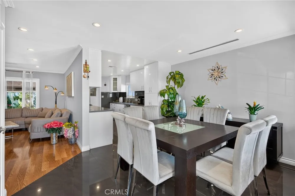 12327 Saticoy Street North Hollywood, CA 91605