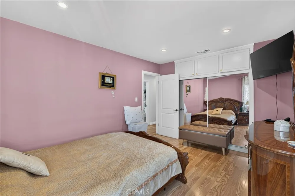 12327 Saticoy Street North Hollywood, CA 91605
