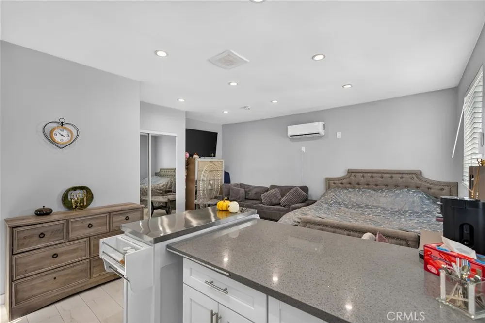 12327 Saticoy Street North Hollywood, CA 91605