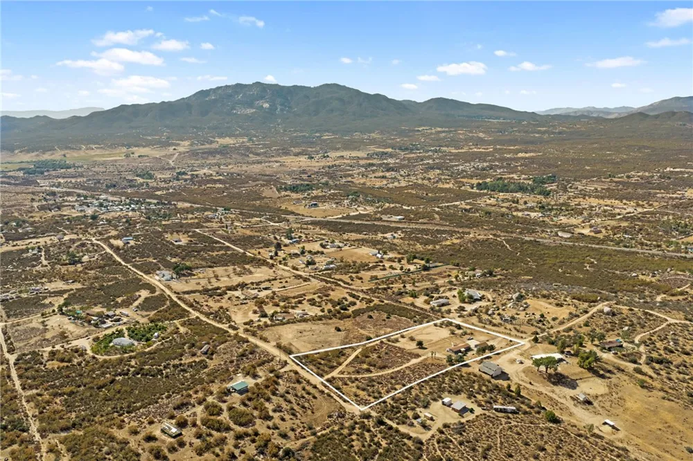 39680 Howard Road Anza, CA 92539
