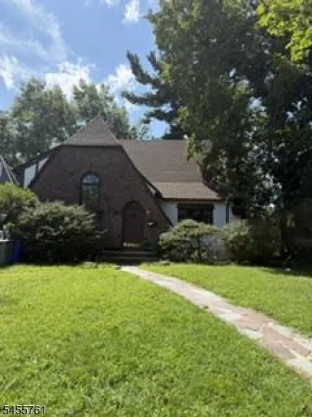 29 Glenwood Dr