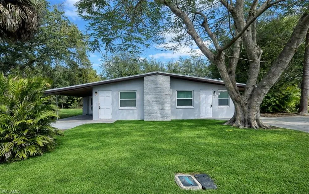 917 Freemont Street Fort Myers, FL 33916