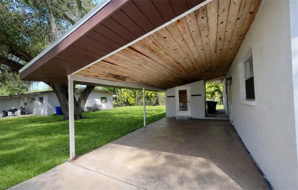 917 Freemont Street Fort Myers, FL 33916