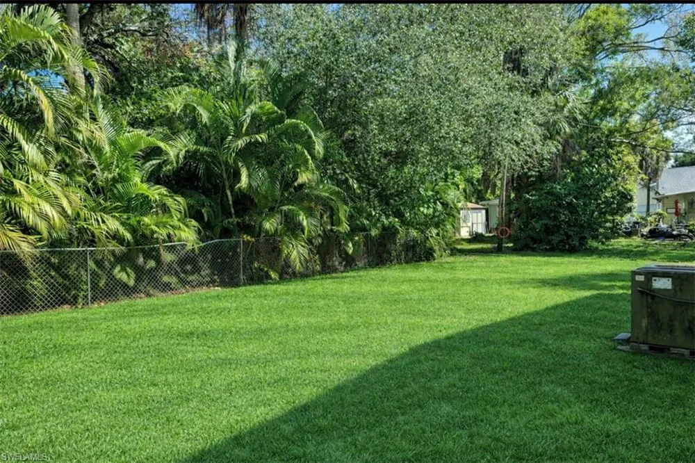 917 Freemont Street Fort Myers, FL 33916