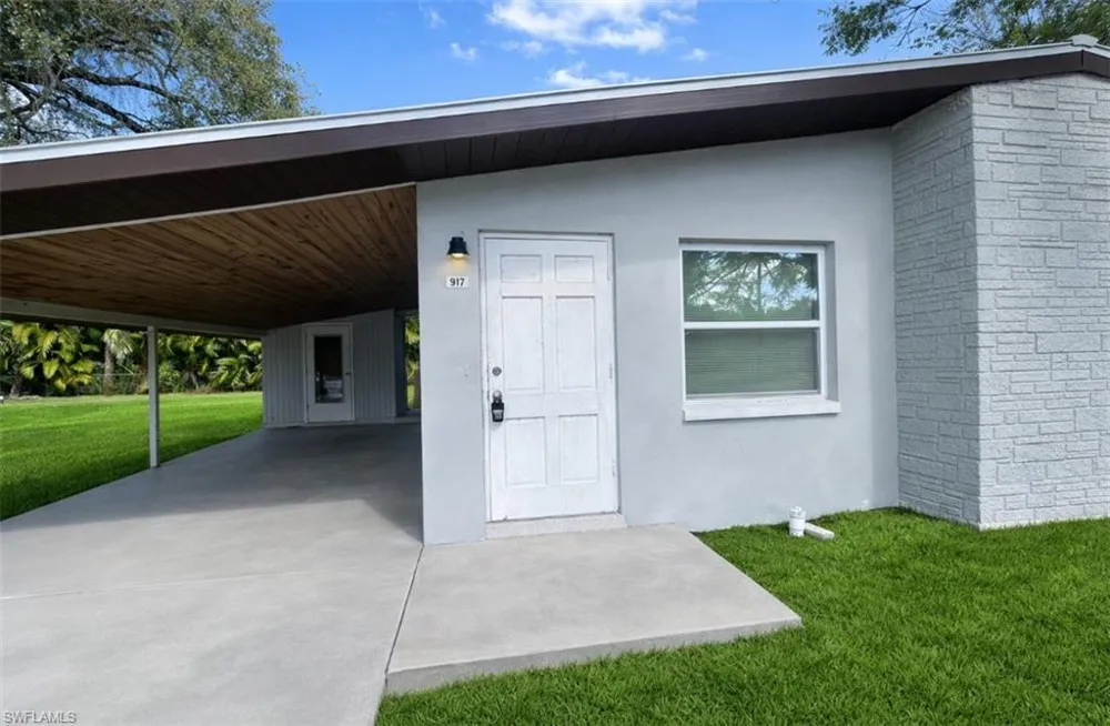 917 Freemont Street Fort Myers, FL 33916