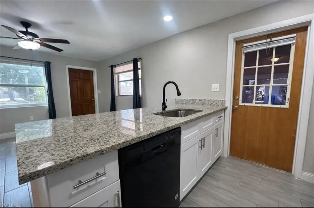 917 Freemont Street Fort Myers, FL 33916