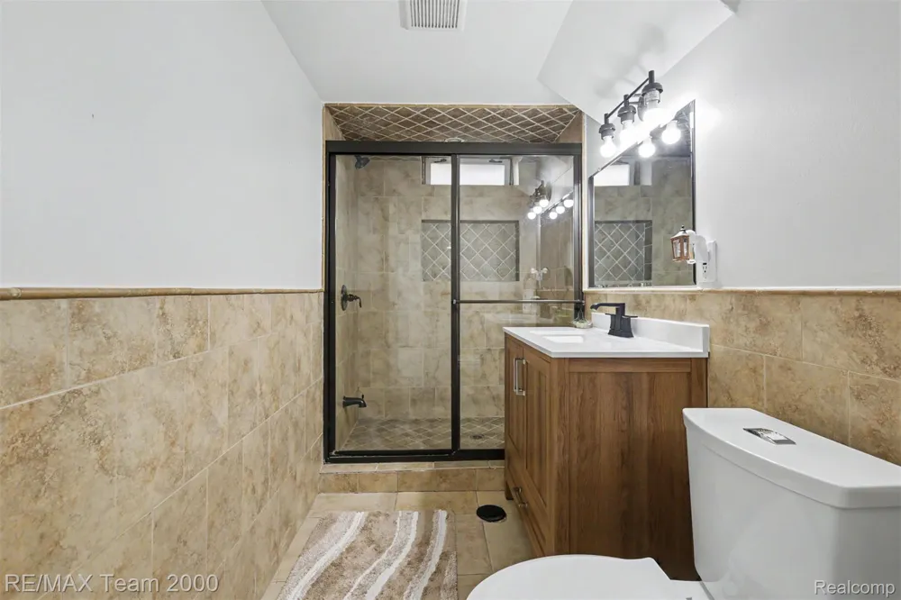 22331 Watsonia Street Dearborn City, MI 48128