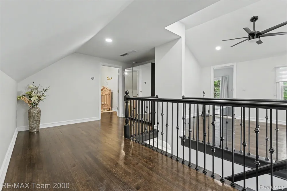 22331 Watsonia Street Dearborn City, MI 48128