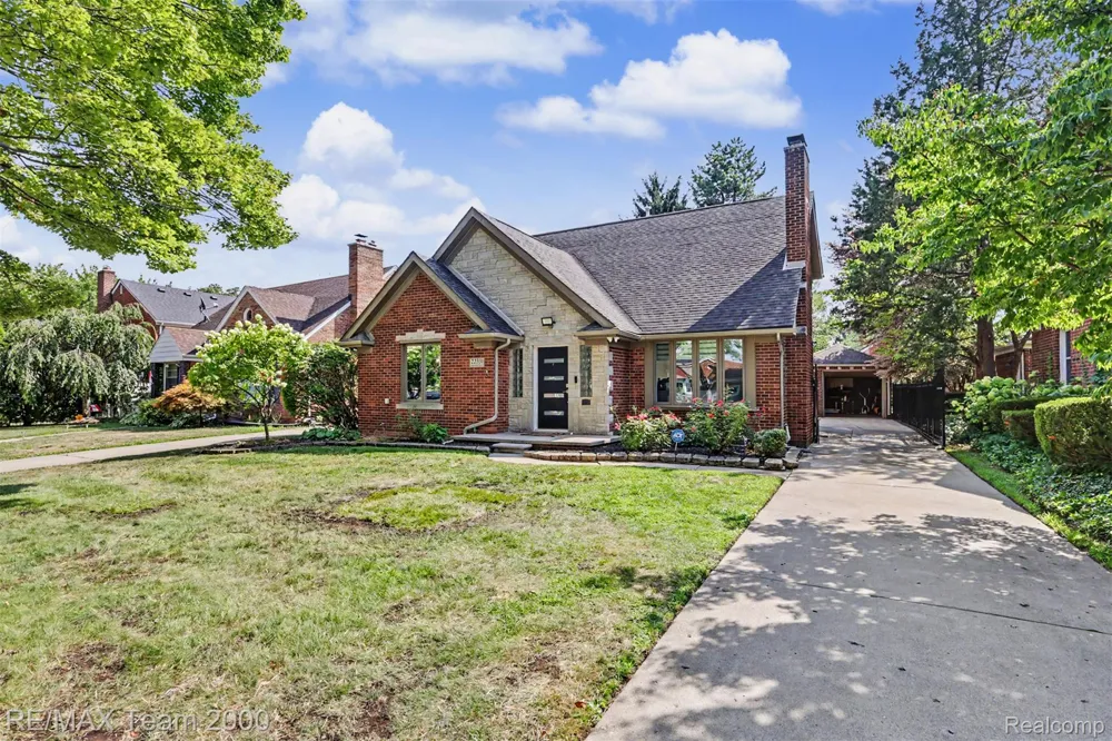 22331 Watsonia Street Dearborn City, MI 48128