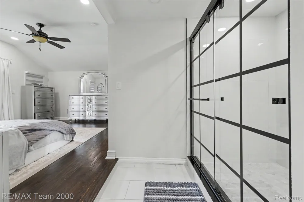 22331 Watsonia Street Dearborn City, MI 48128