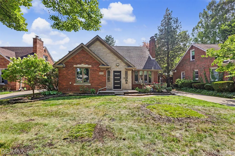 22331 Watsonia Street Dearborn City, MI 48128
