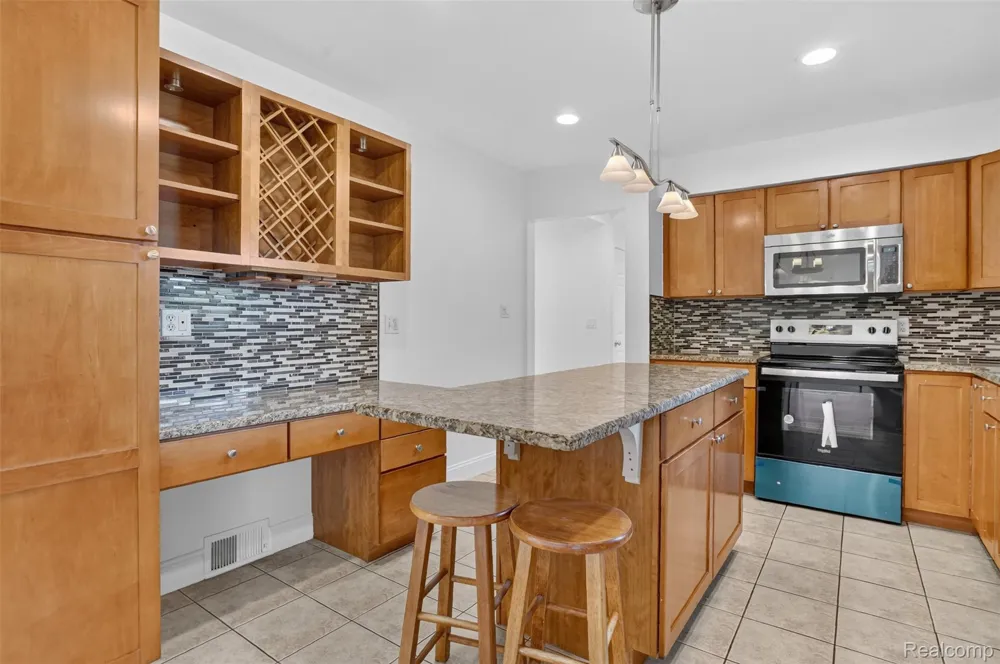 2834 Rossmoor Circle Bloomfield Hills City, MI 48302