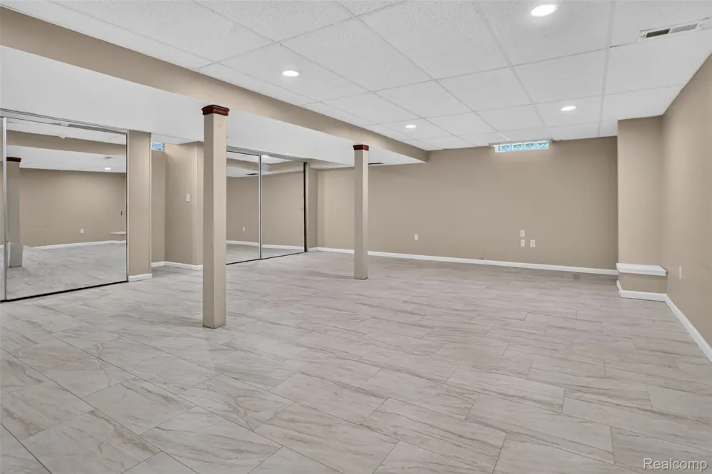 2834 Rossmoor Circle Bloomfield Hills City, MI 48302