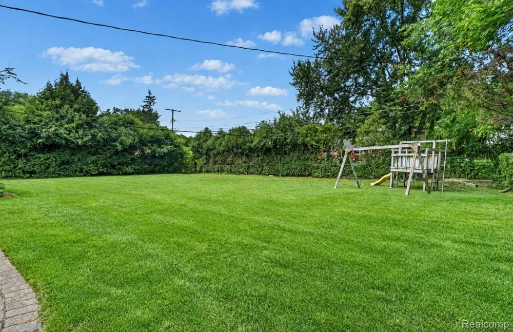 2834 Rossmoor Circle Bloomfield Hills City, MI 48302