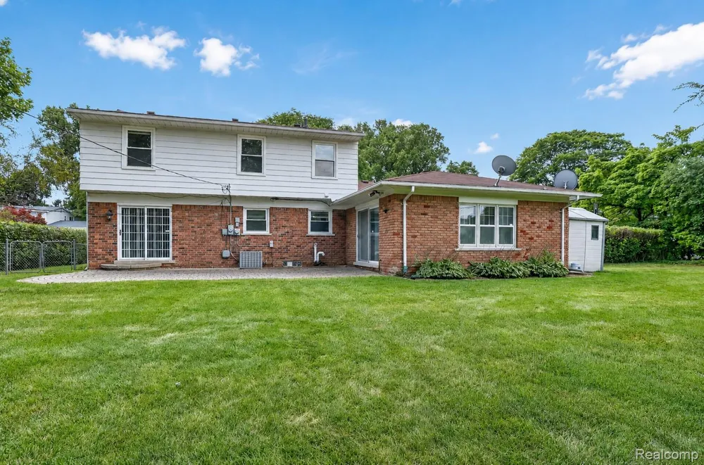2834 Rossmoor Circle Bloomfield Hills City, MI 48302