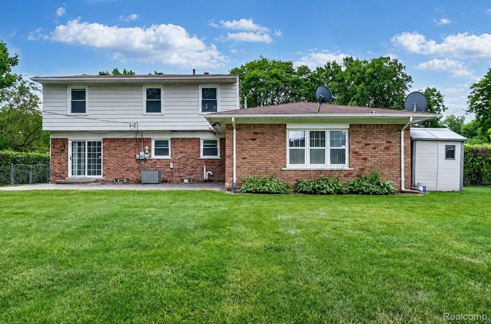 2834 Rossmoor Circle Bloomfield Hills City, MI 48302