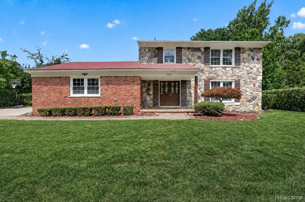 2834 Rossmoor Circle Bloomfield Hills City, MI 48302
