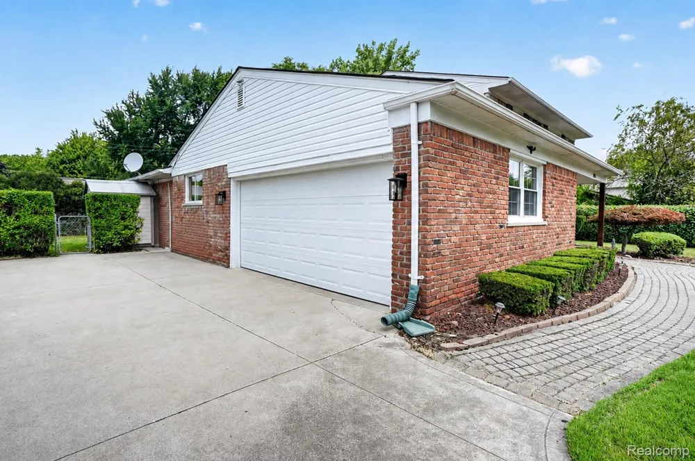2834 Rossmoor Circle Bloomfield Hills City, MI 48302