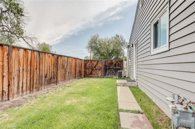705 Newark Street Aurora, CO 80010