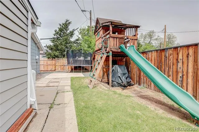 705 Newark Street Aurora, CO 80010