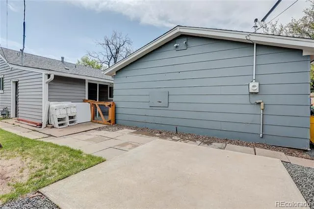 705 Newark Street Aurora, CO 80010