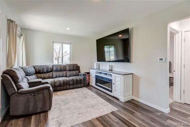 705 Newark Street Aurora, CO 80010