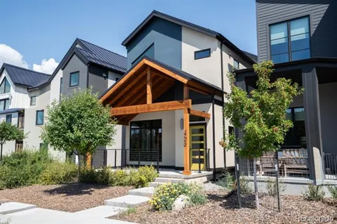 468 E Arkansas Street