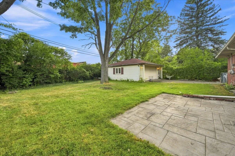 27445 Buckingham Street Livonia, MI 48154
