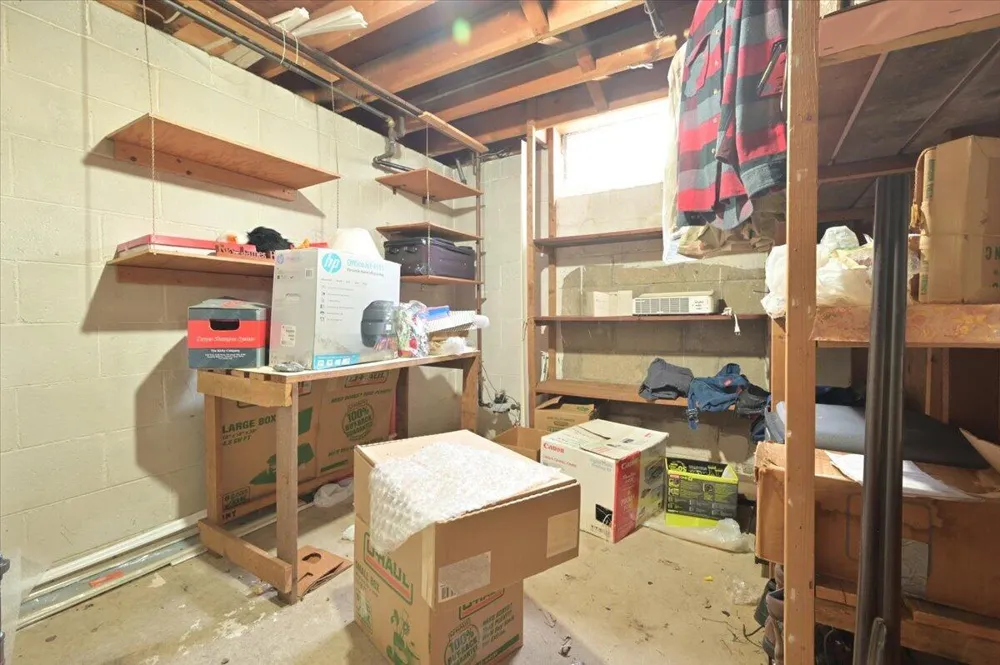 27445 Buckingham Street Livonia, MI 48154