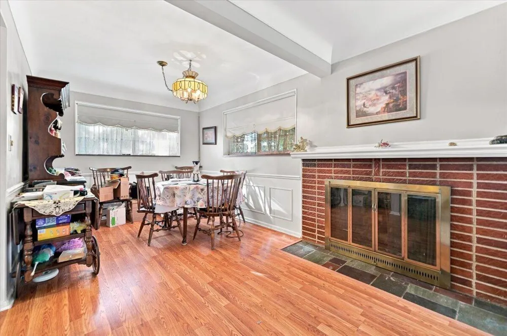 27445 Buckingham Street Livonia, MI 48154