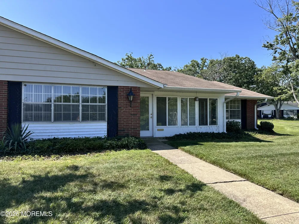 587 B Lake Point Drive Lakewood, NJ 08701