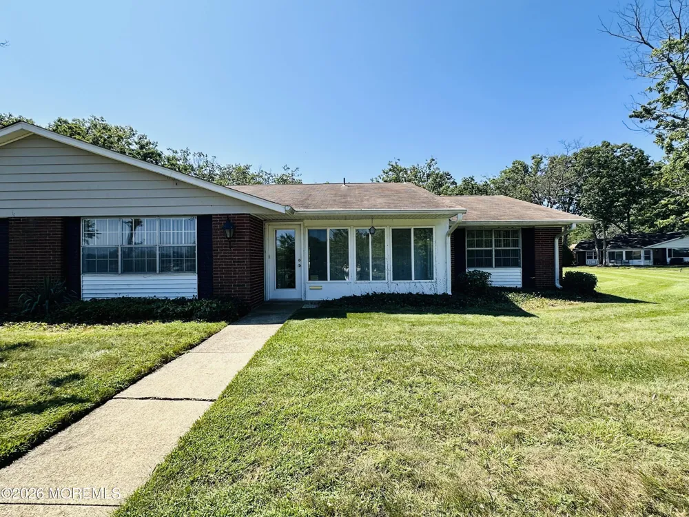 587 B Lake Point Drive Lakewood, NJ 08701