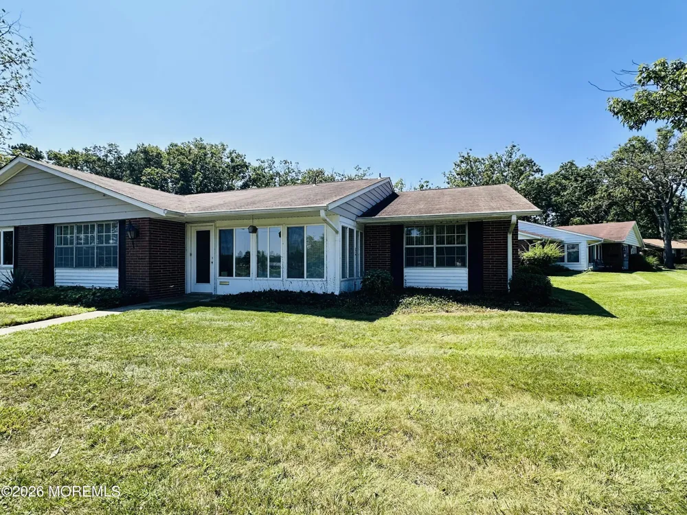 587 B Lake Point Drive Lakewood, NJ 08701