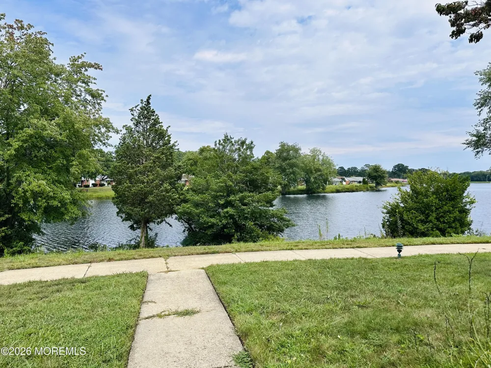 587 B Lake Point Drive Lakewood, NJ 08701