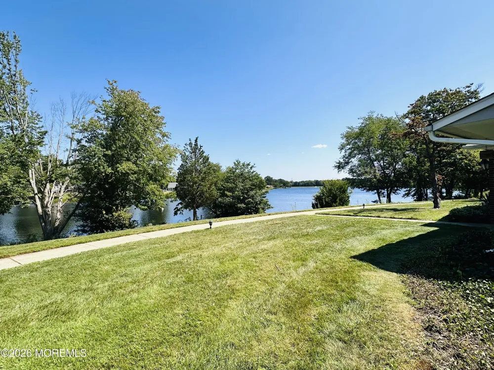 587 B Lake Point Drive Lakewood, NJ 08701