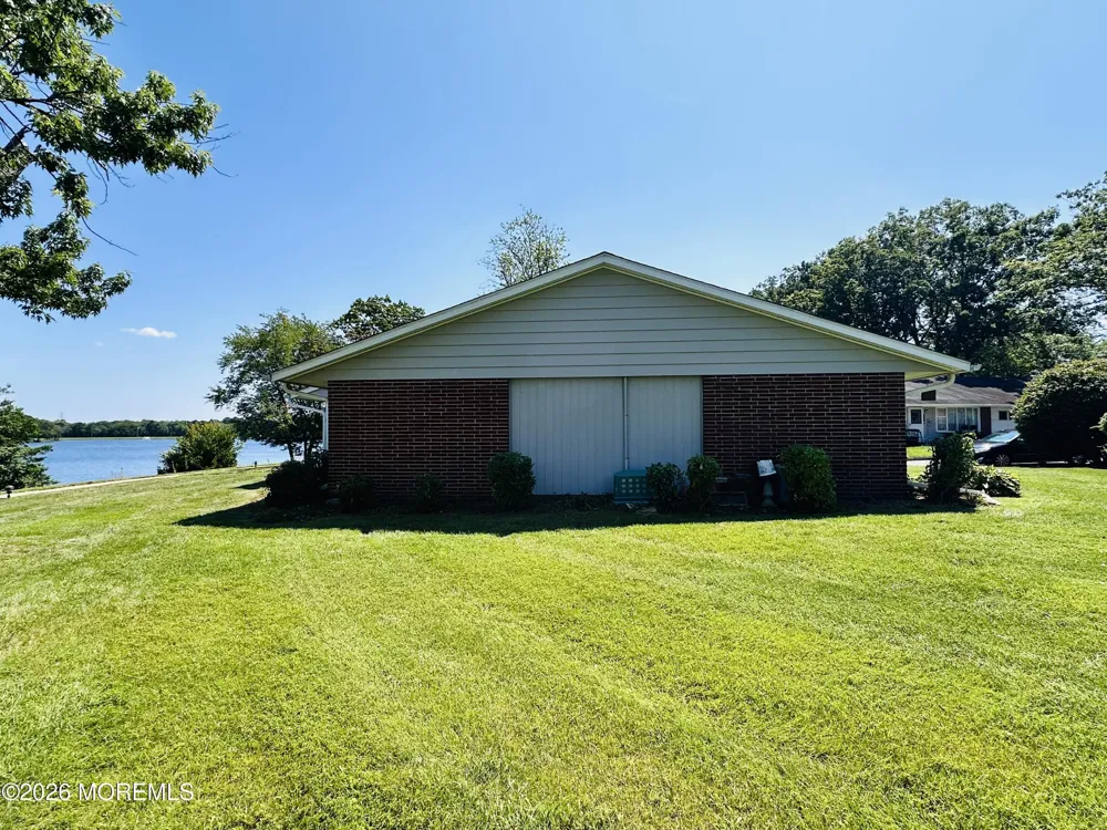 587 B Lake Point Drive Lakewood, NJ 08701