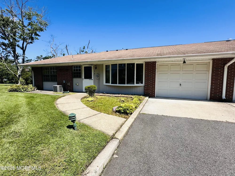 587 B Lake Point Drive Lakewood, NJ 08701