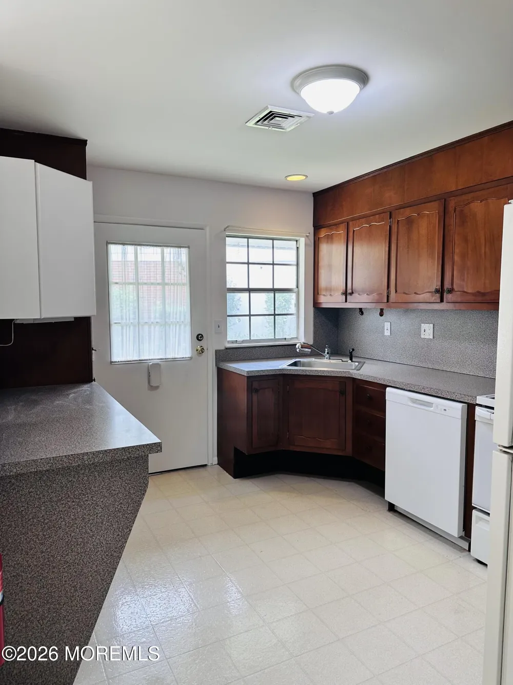 587 B Lake Point Drive Lakewood, NJ 08701