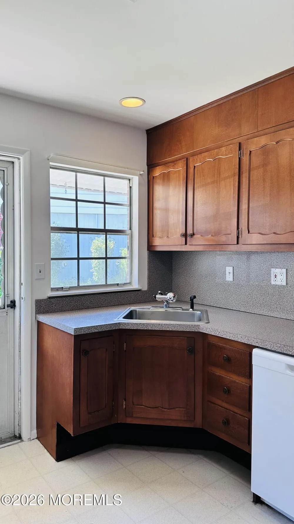 587 B Lake Point Drive Lakewood, NJ 08701