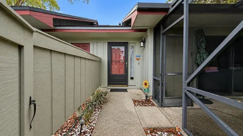 3914 NW CINNAMON TREE CIRCLE