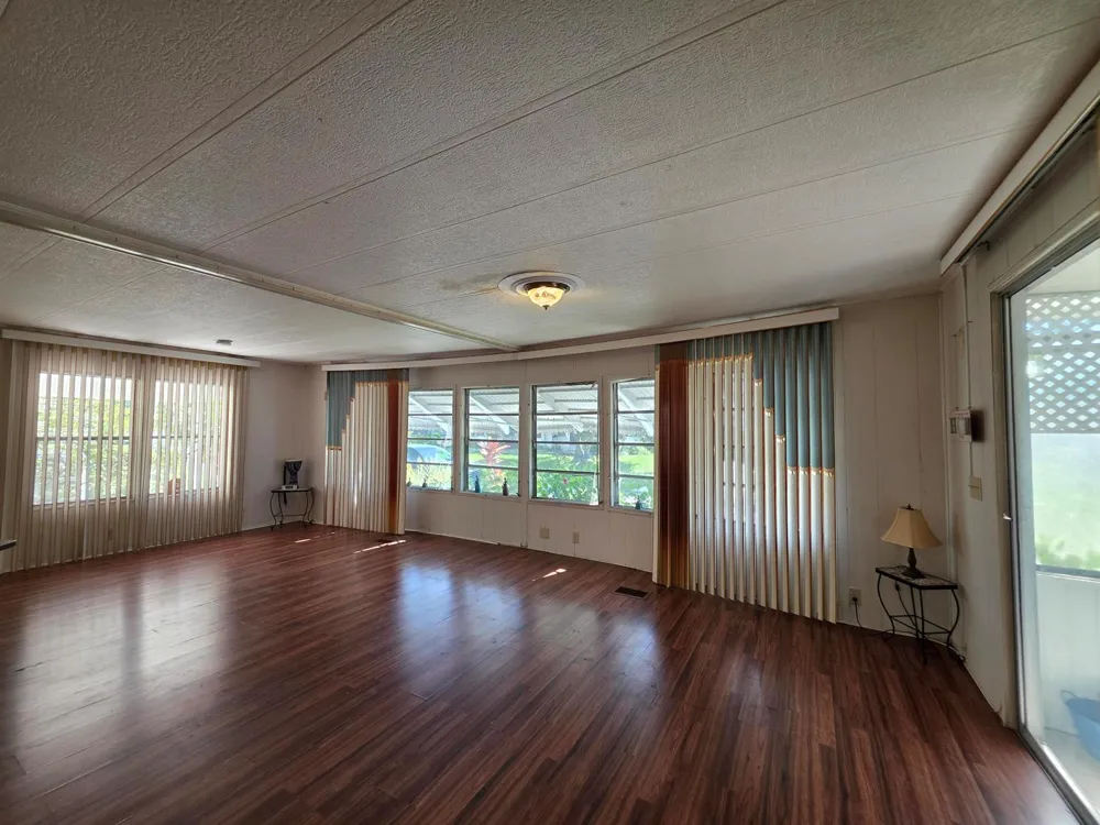 6125 Guava Lane Atlantis, FL 33462