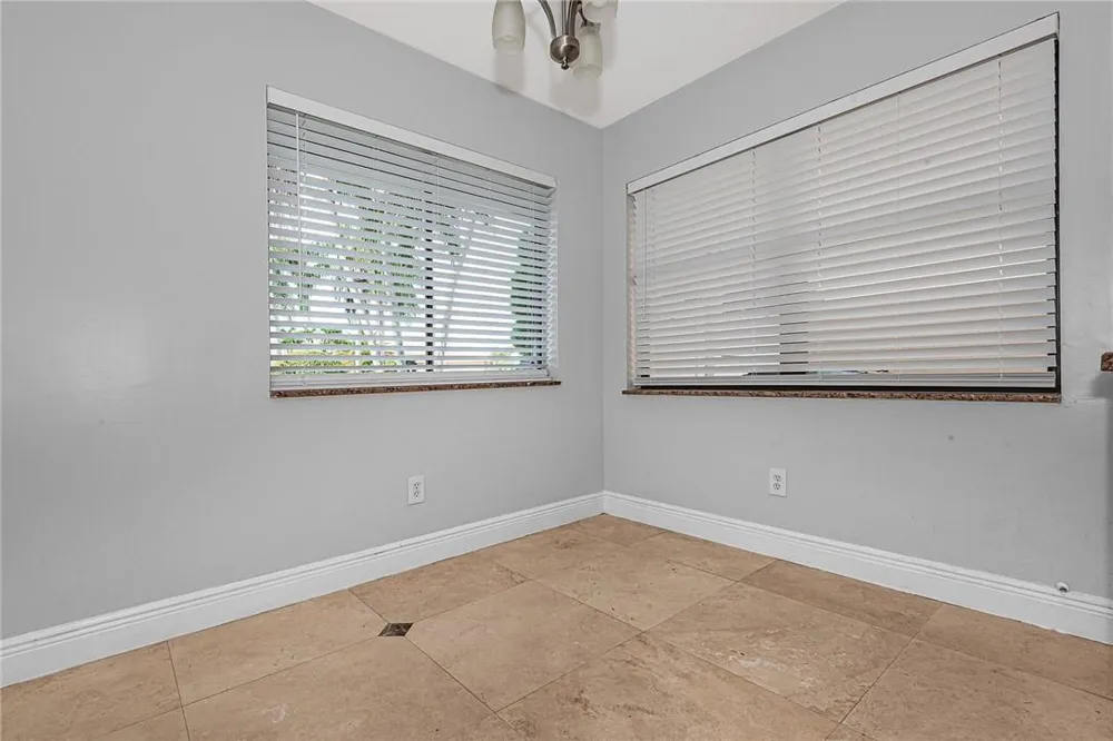 11551 SW 11th Street Pembroke Pines, FL 33025